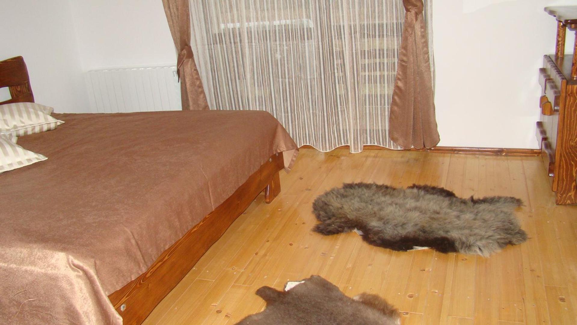 Cabana Barlogul Lupilor Villa Berevoesti Exterior foto