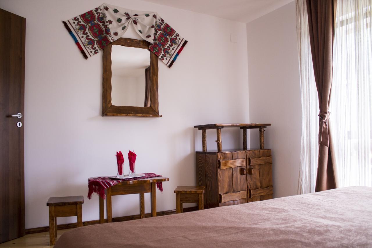Cabana Barlogul Lupilor Villa Berevoesti Habitación foto