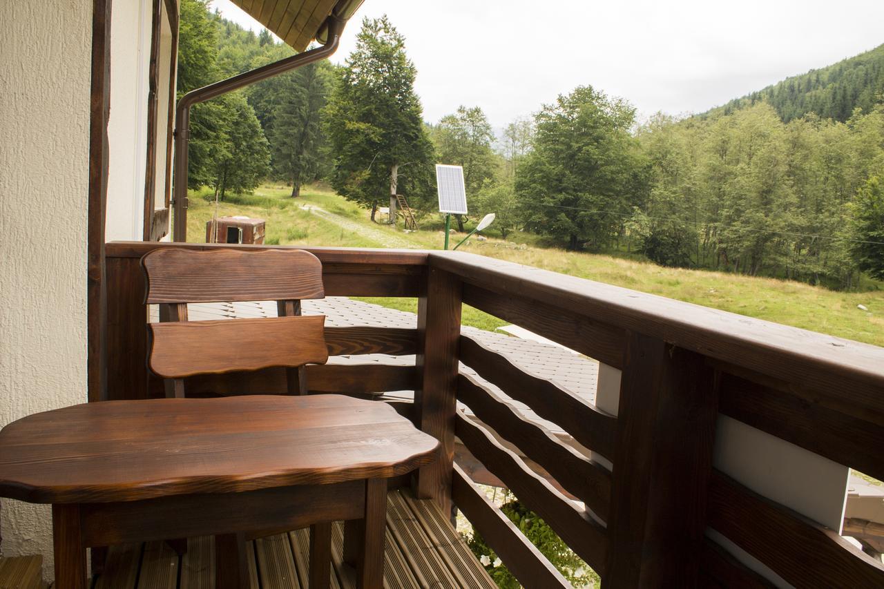Cabana Barlogul Lupilor Villa Berevoesti Exterior foto