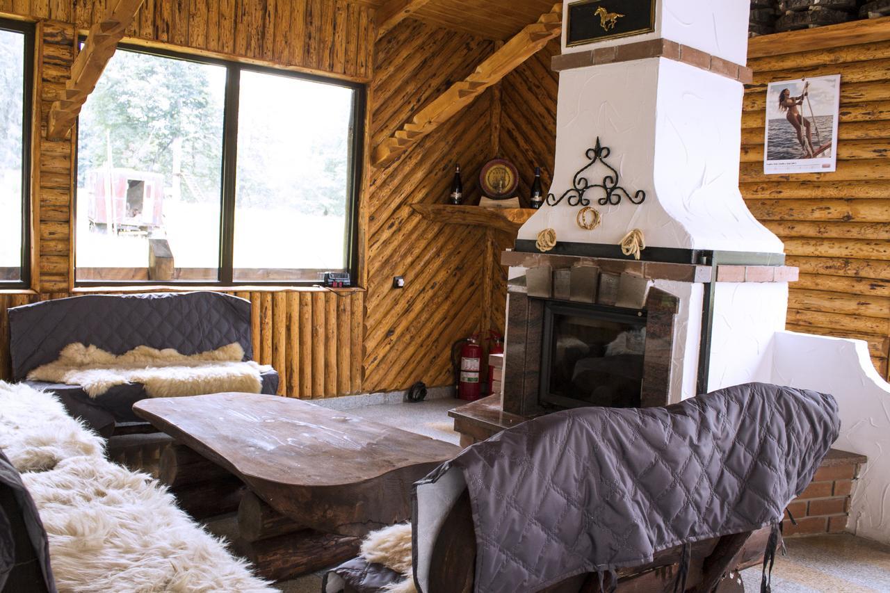 Cabana Barlogul Lupilor Villa Berevoesti Exterior foto