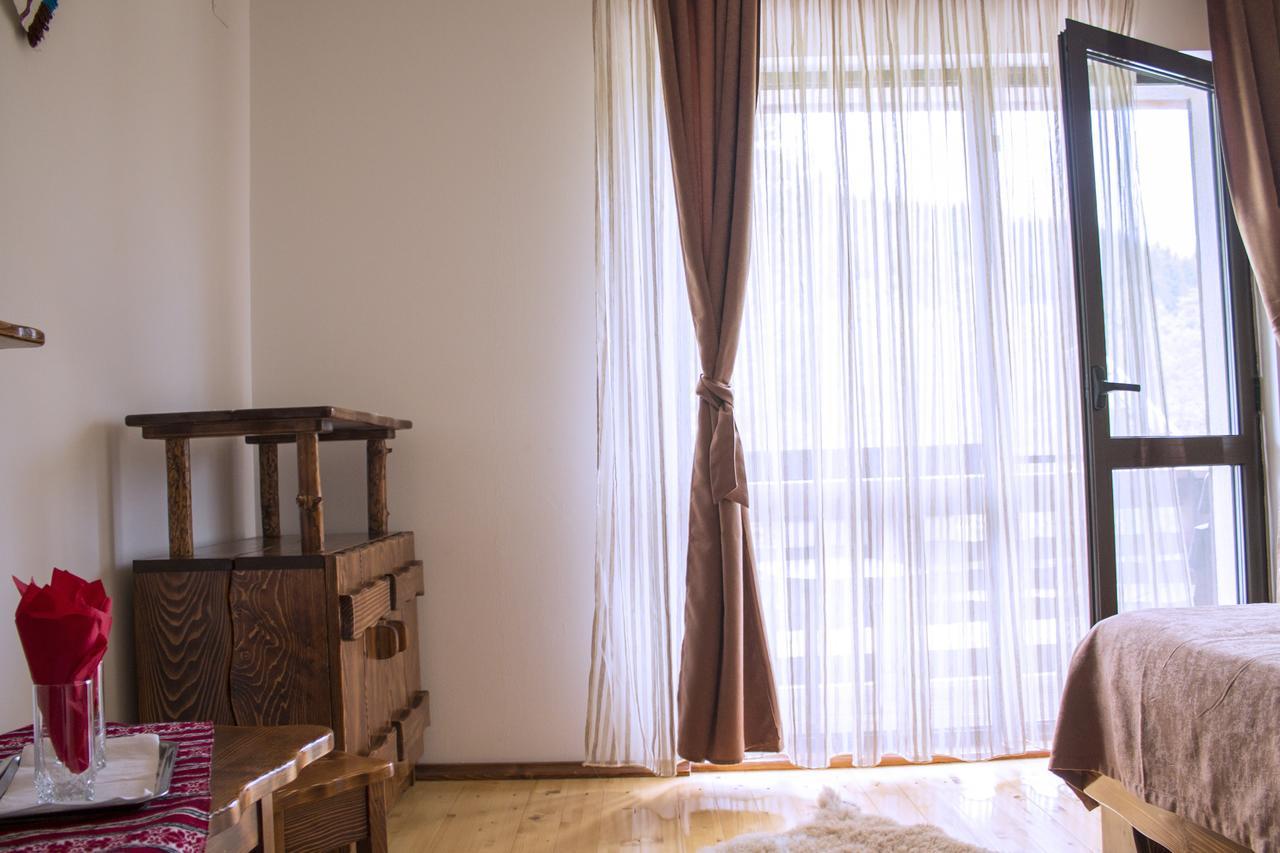Cabana Barlogul Lupilor Villa Berevoesti Habitación foto