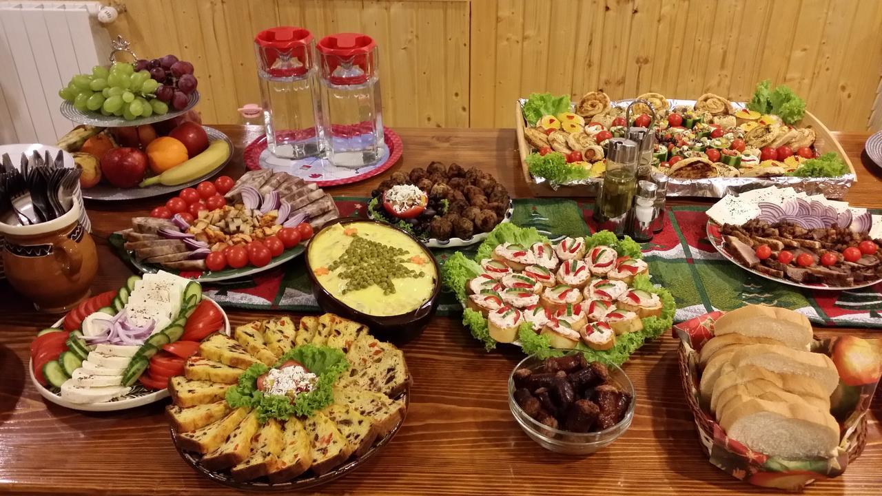 Cabana Barlogul Lupilor Villa Berevoesti Habitación foto