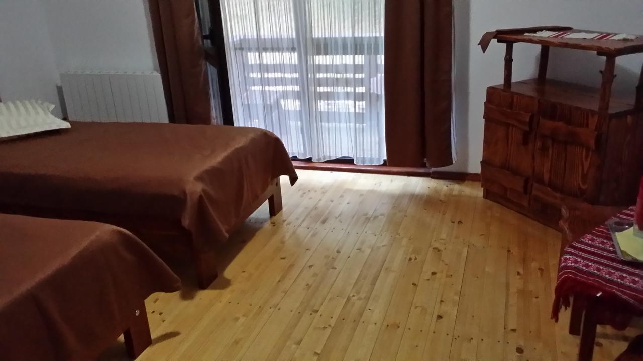 Cabana Barlogul Lupilor Villa Berevoesti Exterior foto