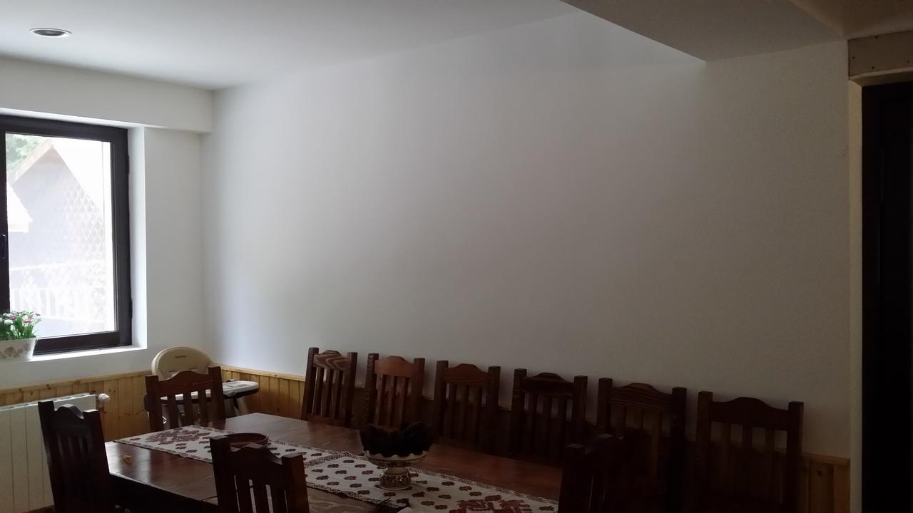 Cabana Barlogul Lupilor Villa Berevoesti Exterior foto
