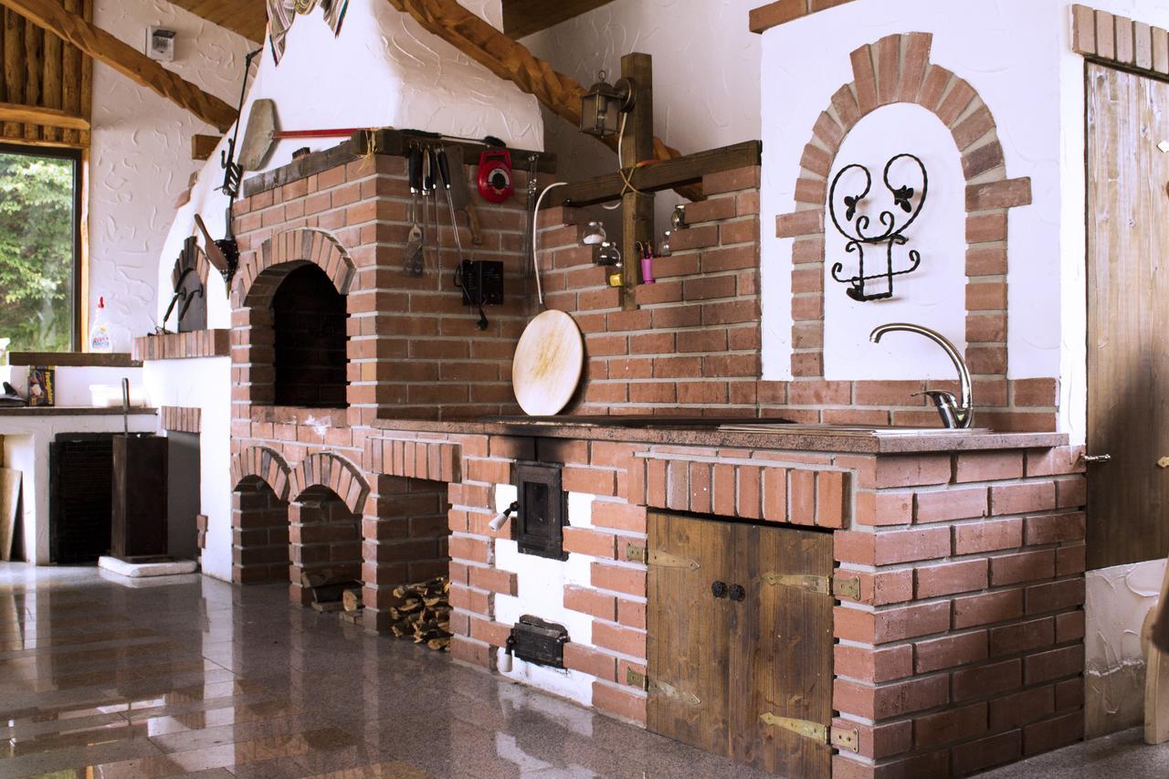 Cabana Barlogul Lupilor Villa Berevoesti Exterior foto