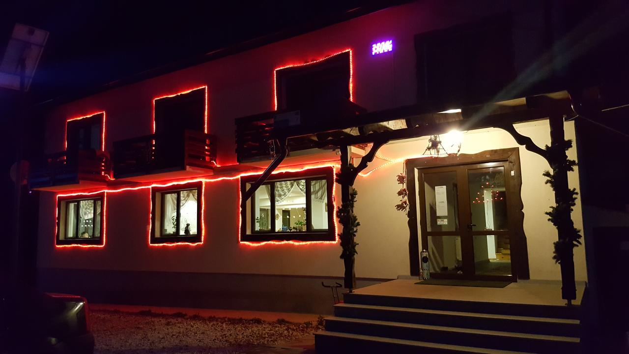 Cabana Barlogul Lupilor Villa Berevoesti Exterior foto